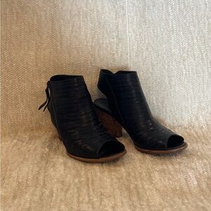 Paul Green black peep-toe women’s ankle booties